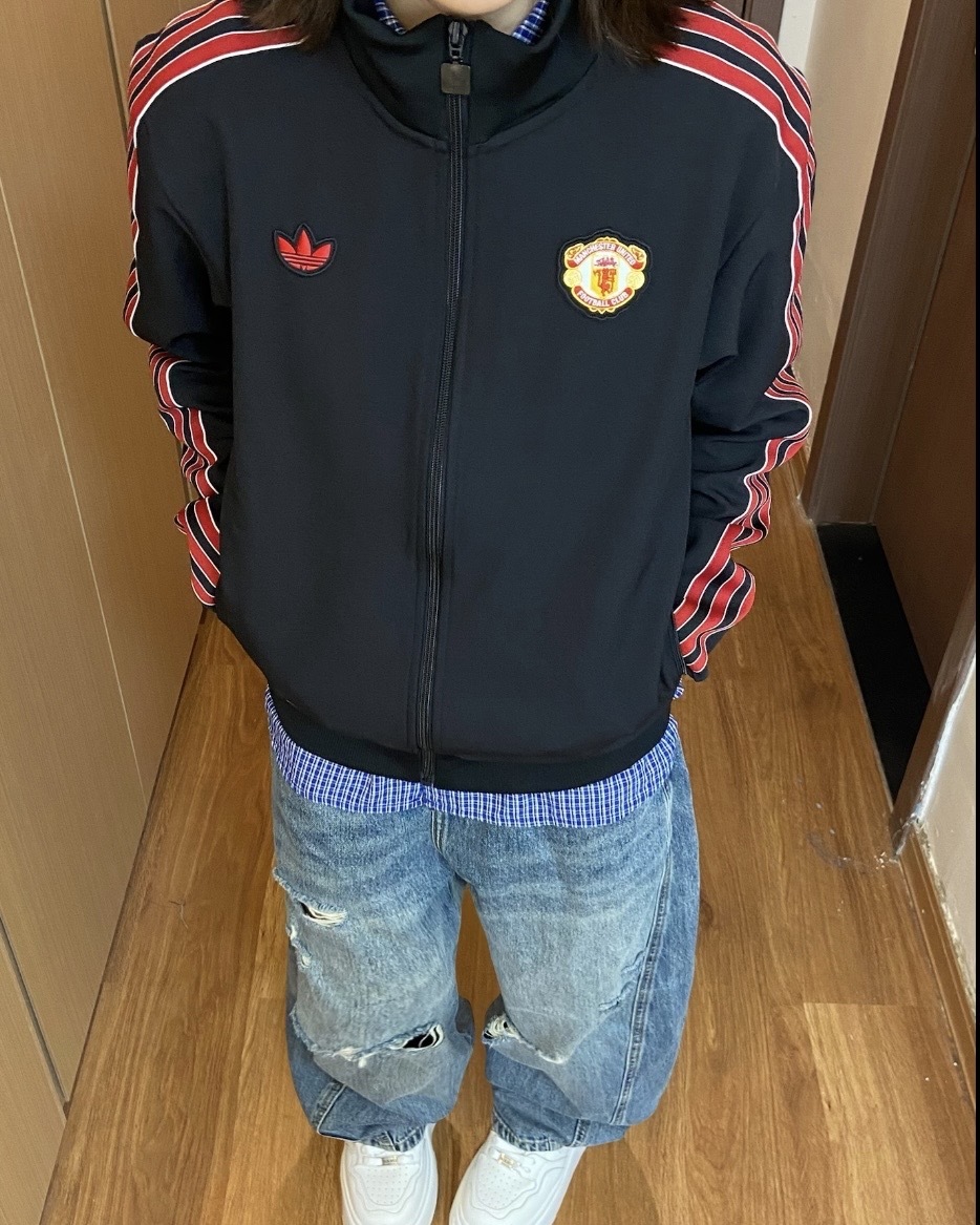 アディダスMANCHESTER UNITED TERRACE トラックトップ