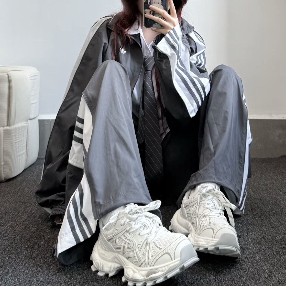 アディダスADILENIUM 3 トラックトップ Grey
