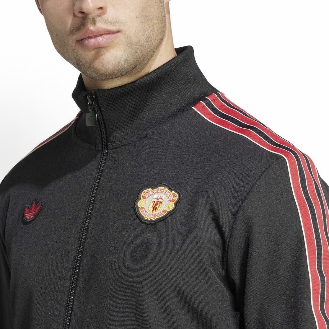 アディダスMANCHESTER UNITED TERRACE トラックトップ