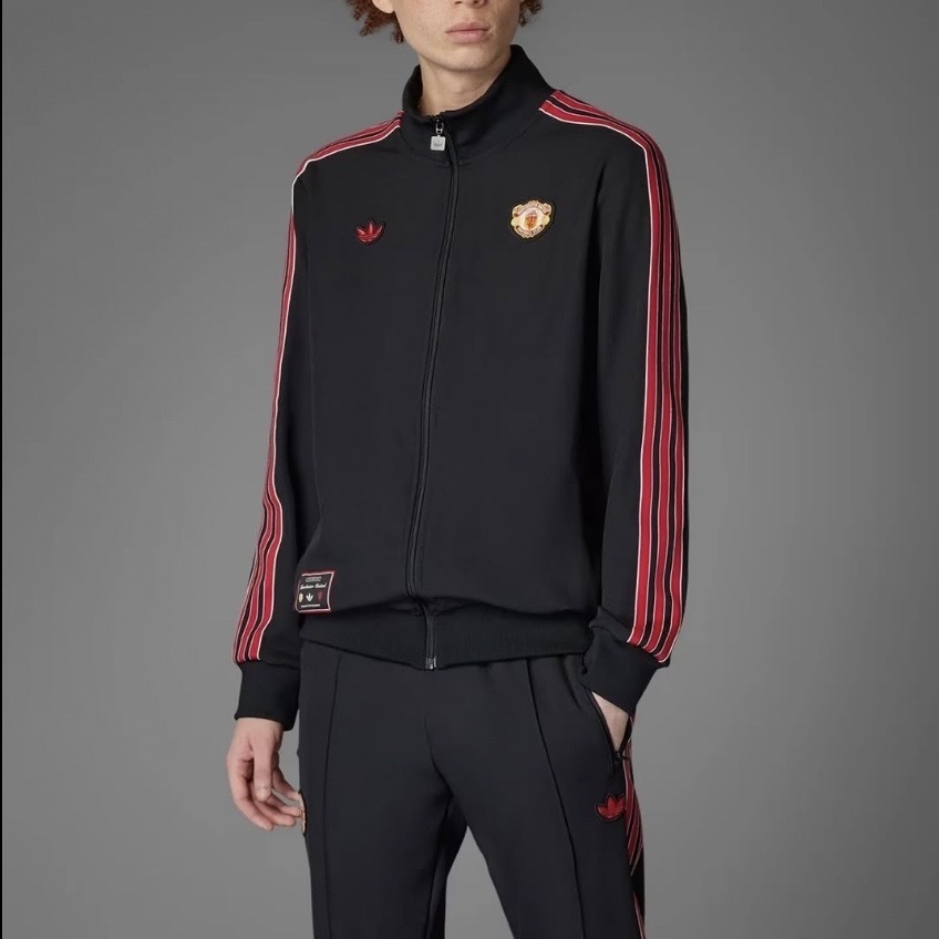 アディダスMANCHESTER UNITED TERRACE トラックトップ