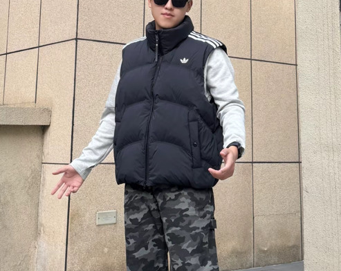 アディダスOriginals ダウンベスト black