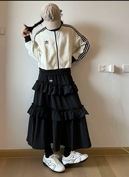 アディダスOriginalsストライプ フリル ロング スカート