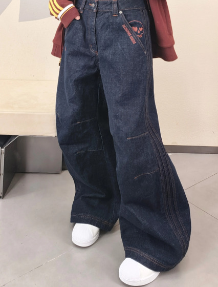 アディダス人気 スカルロゴ ワイドデニムパンツ