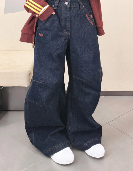 アディダス人気 スカルロゴ ワイドデニムパンツ