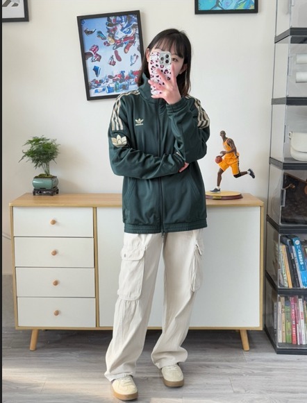 アディダスOriginal RETRO Jacket  Dark Green